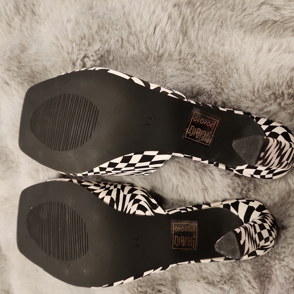 Azalea Wang Size 11 Square Toe Faux Leather Mule Pumps. NIB - Picture 5 of 9